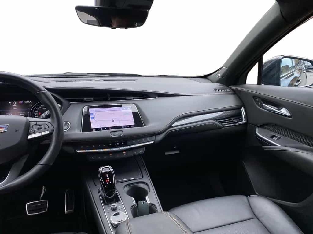 Cadillac XT4 2.0 Sport AWD Sitzbelüft.+Panoramadach 11/2023-photo-16