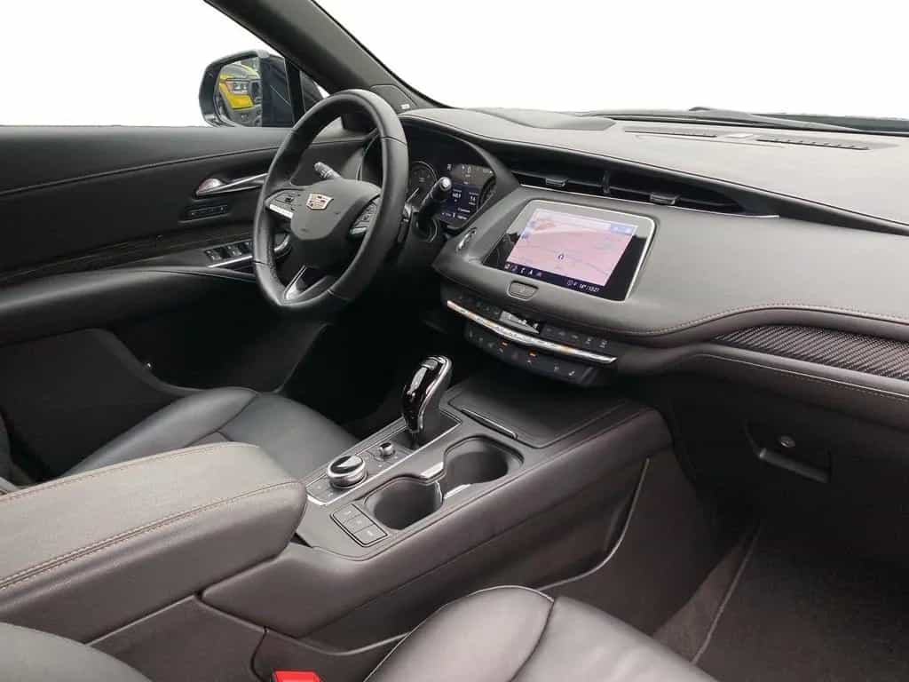 Cadillac XT4 2.0 Sport AWD Sitzbelüft.+Panoramadach 11/2023-photo-17