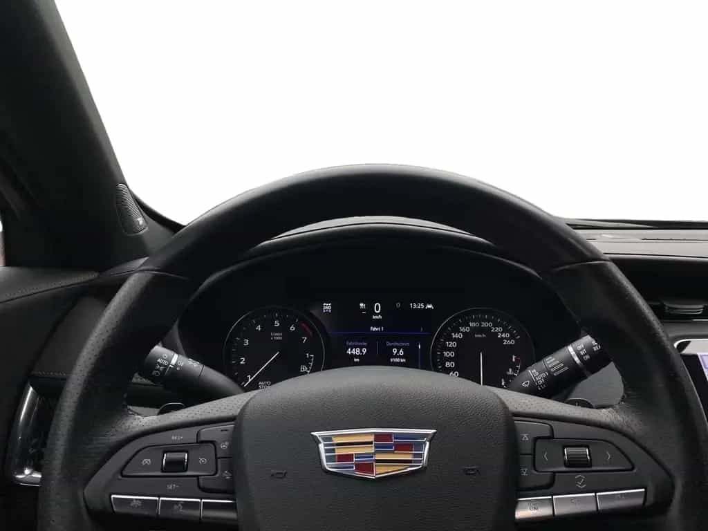 Cadillac XT4 2.0 Sport AWD Sitzbelüft.+Panoramadach 11/2023-photo-18