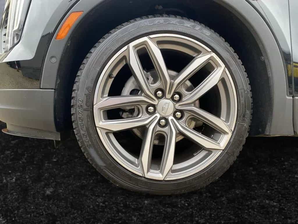 Cadillac XT4 2.0 Sport AWD Sitzbelüft.+Panoramadach 11/2023-photo-5