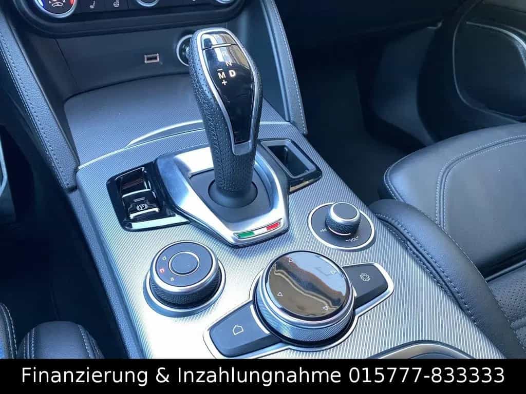 Alfa Romeo Stelvio Veloce Q4 Allrad Xenon Kamera ACC AHK 06/2021-photo-21