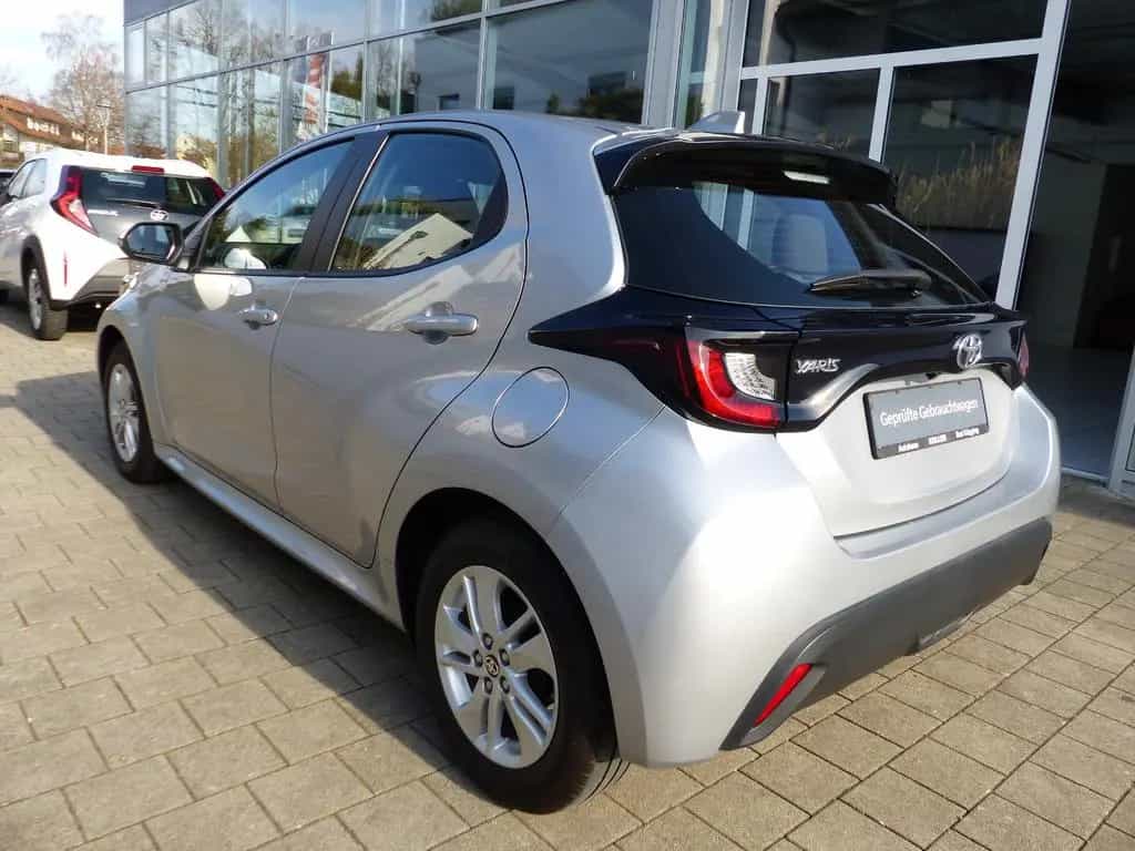 Toyota Yaris 1.5 VVT-iE Klima Kamera SHZ CarPlay Alu 10/2022-photo-1