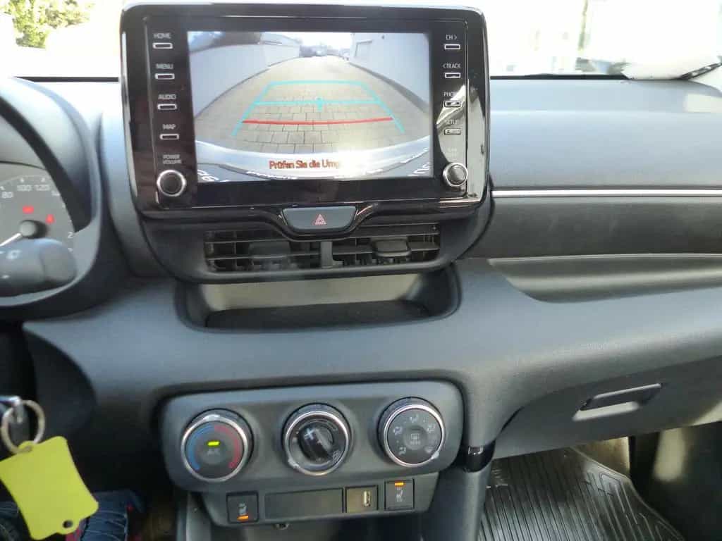 Toyota Yaris 1.5 VVT-iE Klima Kamera SHZ CarPlay Alu 10/2022-photo-16