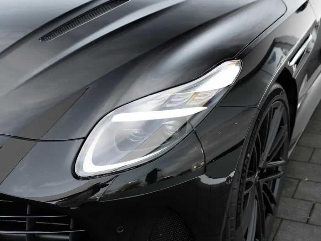 Aston Martin DB12 V8 Coupe null-photo-20