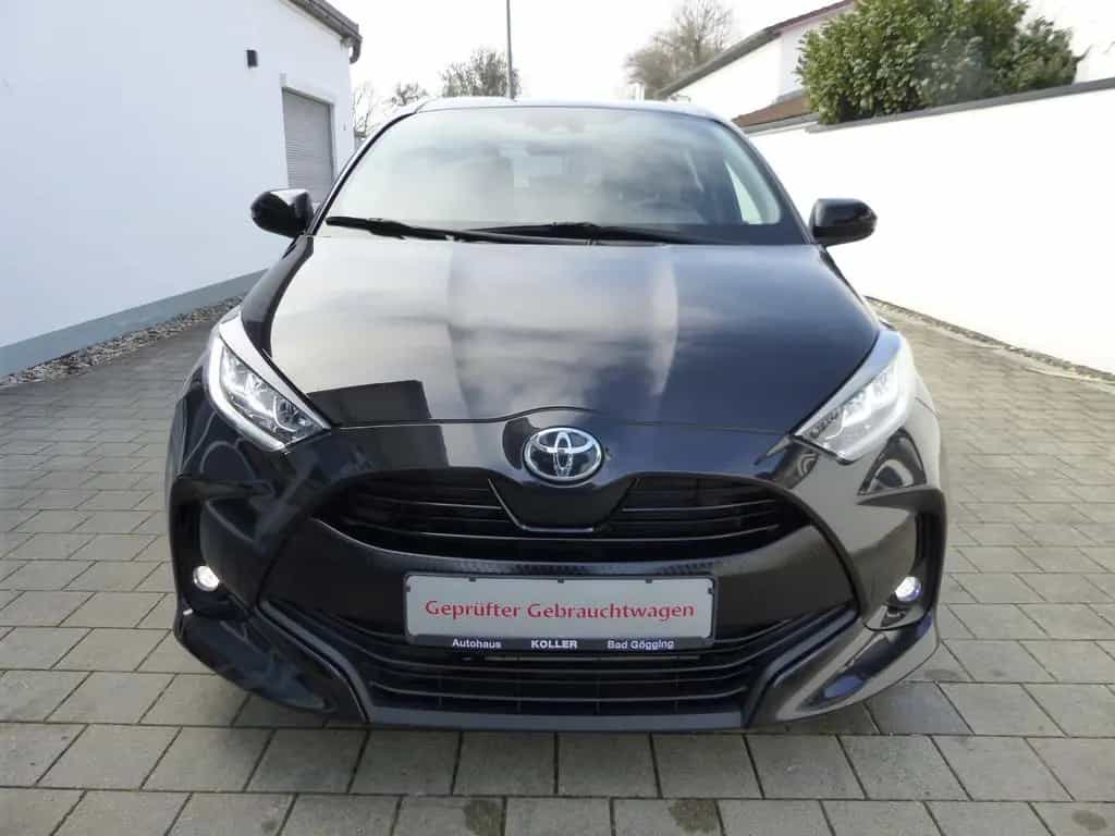 Toyota Yaris 1.5 Kamera LED CarPlay DAB SHZ AHK 04/2021-photo-4