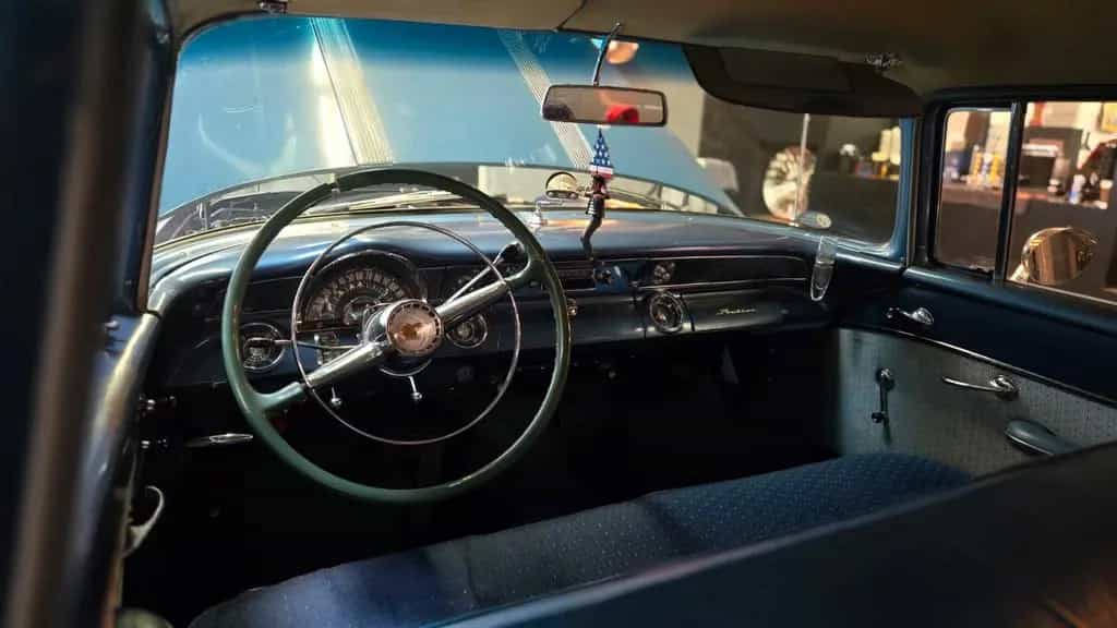 Pontiac Other Chieftain V8 Deluxe 07/1955-photo-1