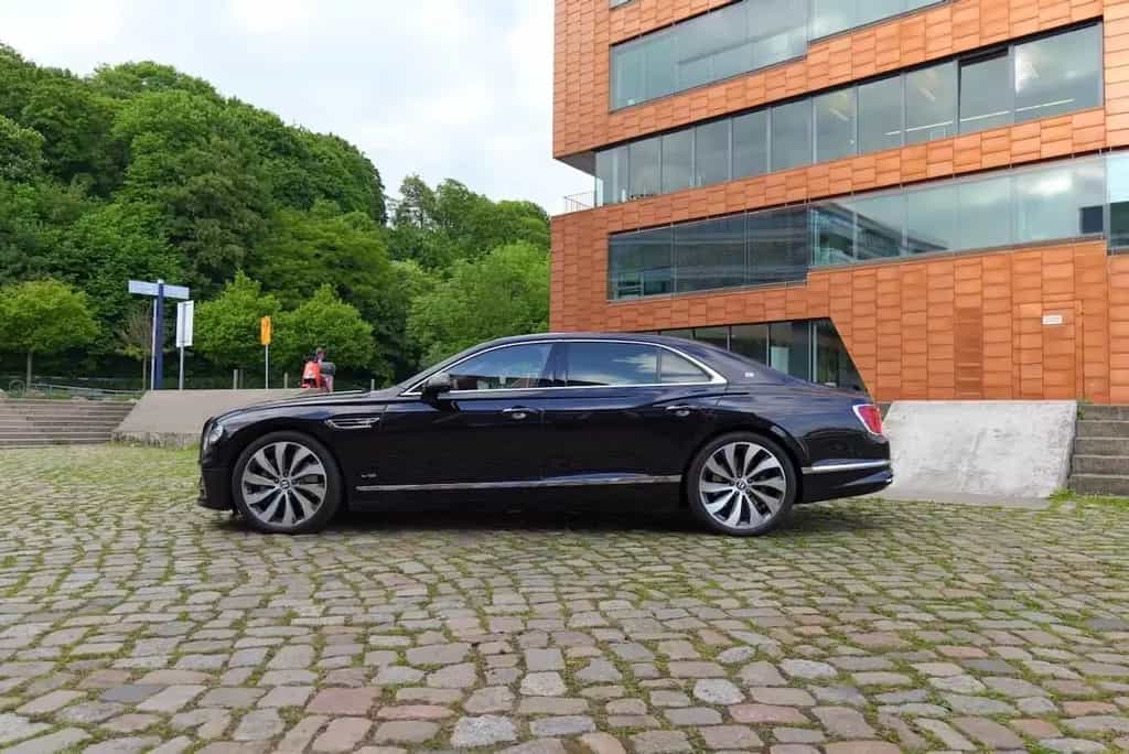 Bentley Flying Spur 6.0 W12 4 Mulliner First Edition 09/2020-photo-2