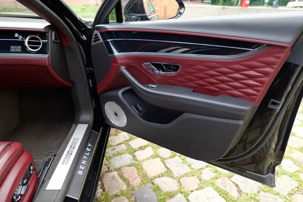Bentley Flying Spur 6.0 W12 4 Mulliner First Edition 09/2020-photo-24