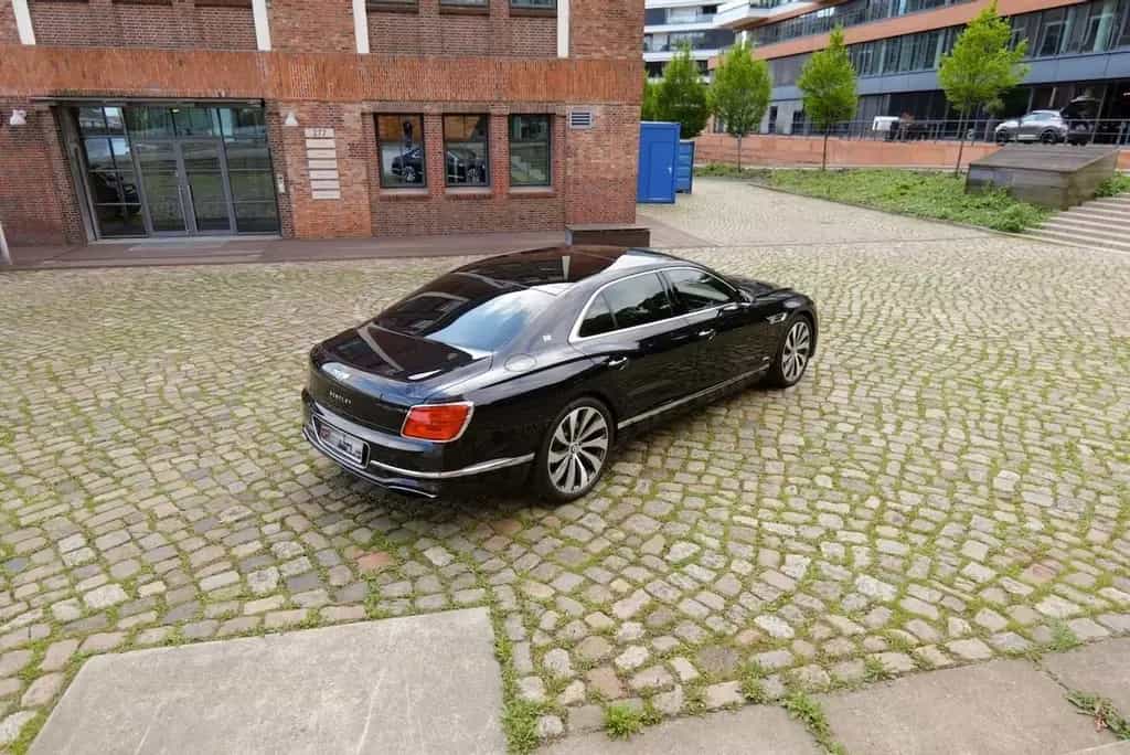 Bentley Flying Spur 6.0 W12 4 Mulliner First Edition 09/2020-photo-4