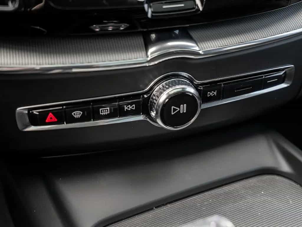 Volvo XC60 B5 AWD Ultimate Dark 07/2023-photo-18