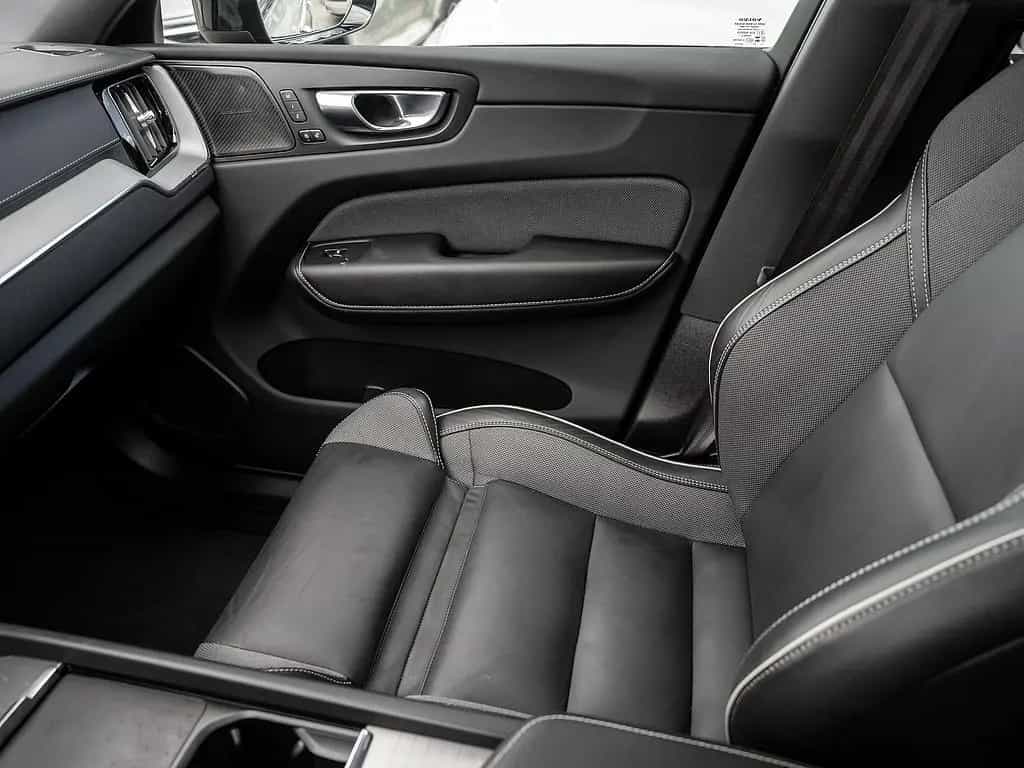 Volvo XC60 B5 AWD Ultimate Dark 07/2023-photo-22