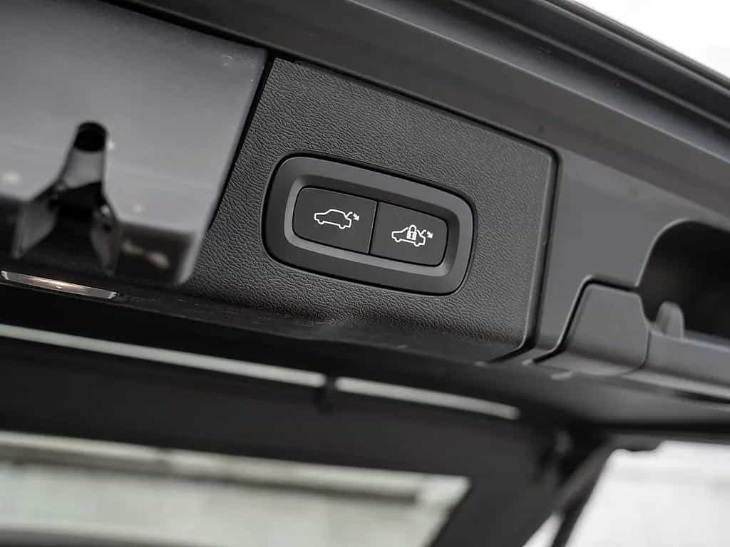 Volvo XC60 B5 AWD Ultimate Dark 07/2023-photo-31