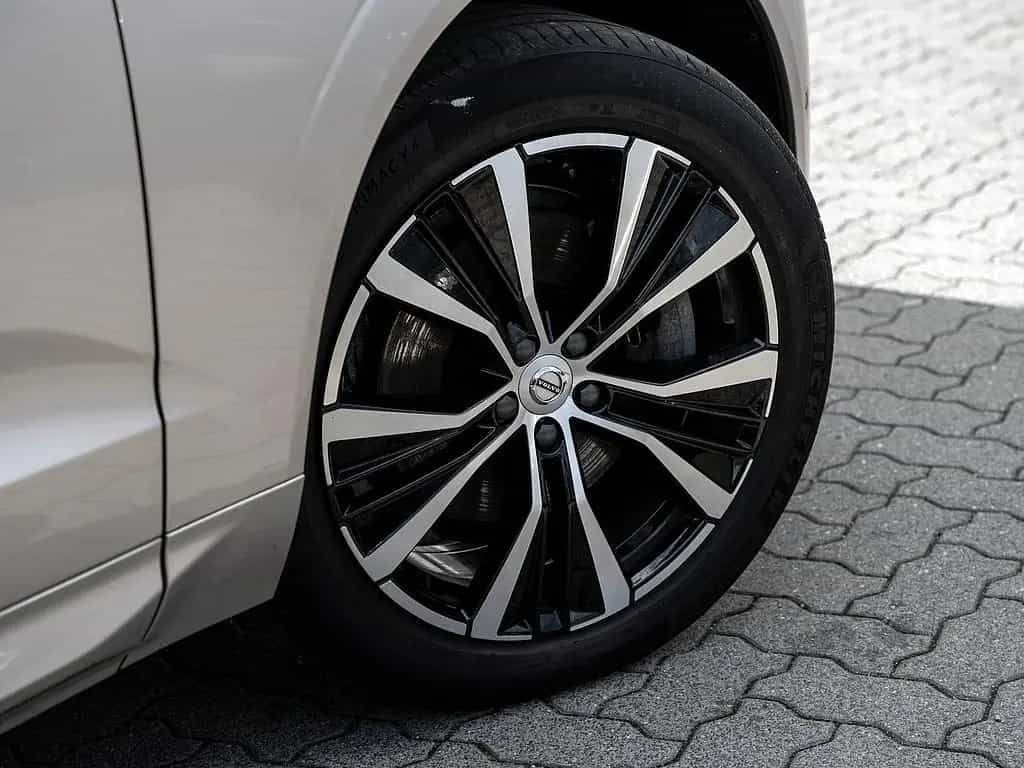 Volvo XC60 B5 AWD Ultimate Dark 07/2023-photo-4