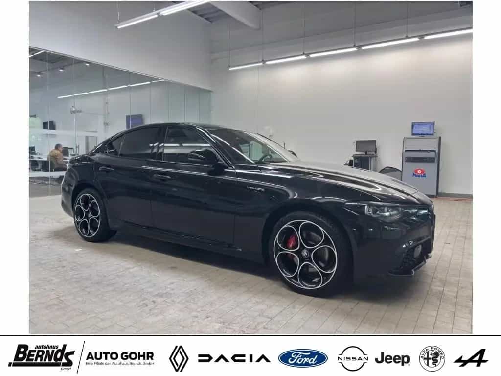 Alfa Romeo Giulia 2.0 Turbo 16V AT8-Q4 Veloce AUTOMATIK 4WD 11/2024-photo-1