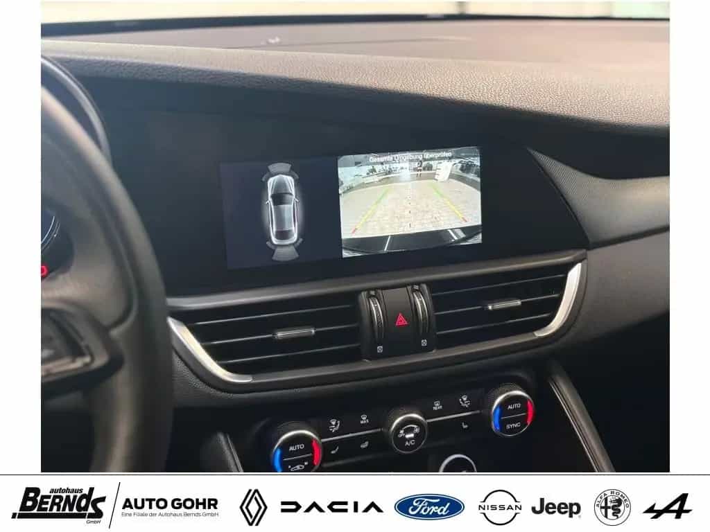 Alfa Romeo Giulia 2.0 Turbo 16V AT8-Q4 Veloce AUTOMATIK 4WD 11/2024-photo-17