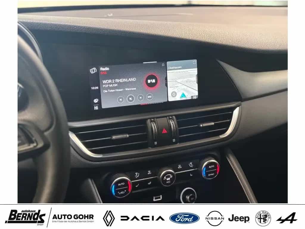 Alfa Romeo Giulia 2.0 Turbo 16V AT8-Q4 Veloce AUTOMATIK 4WD 11/2024-photo-18