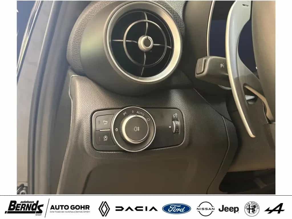Alfa Romeo Giulia 2.0 Turbo 16V AT8-Q4 Veloce AUTOMATIK 4WD 11/2024-photo-23