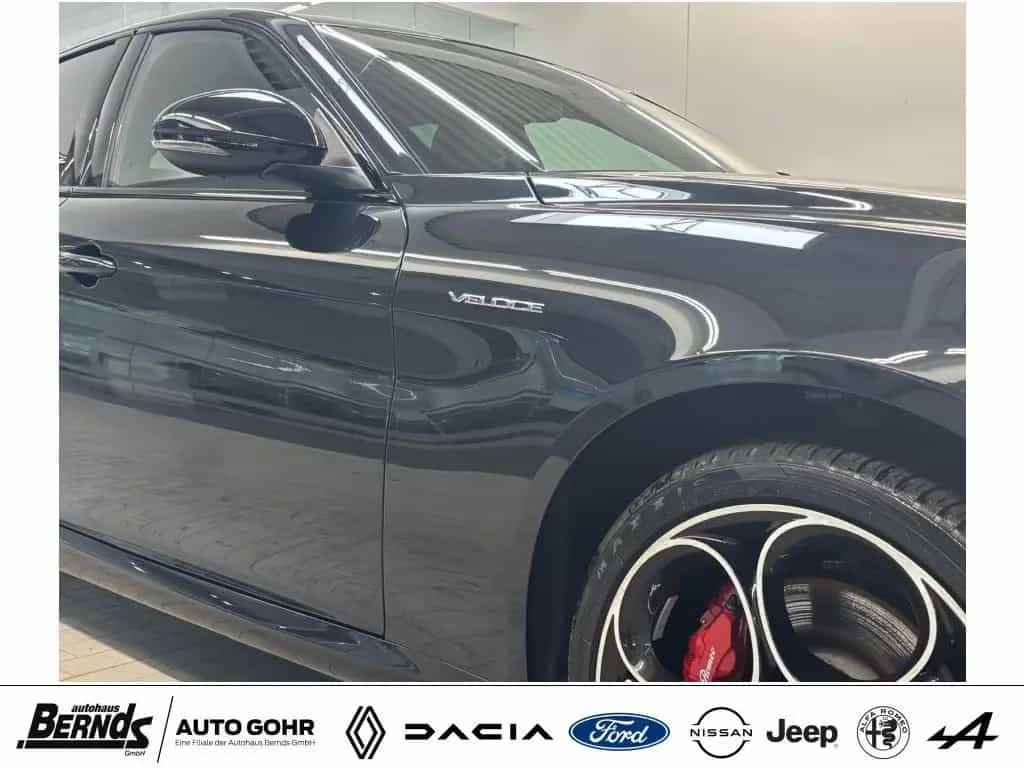 Alfa Romeo Giulia 2.0 Turbo 16V AT8-Q4 Veloce AUTOMATIK 4WD 11/2024-photo-28
