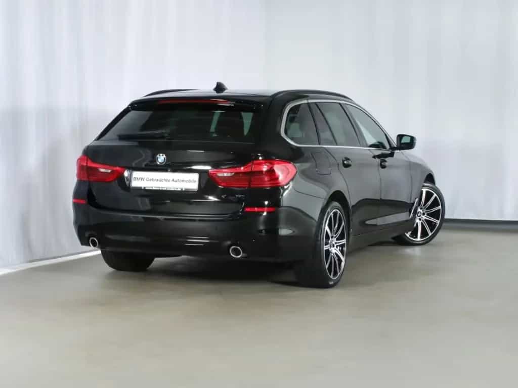 BMW 520 d Touring NAVI Parkassistent Alarm SHZ 12/2018-photo-1