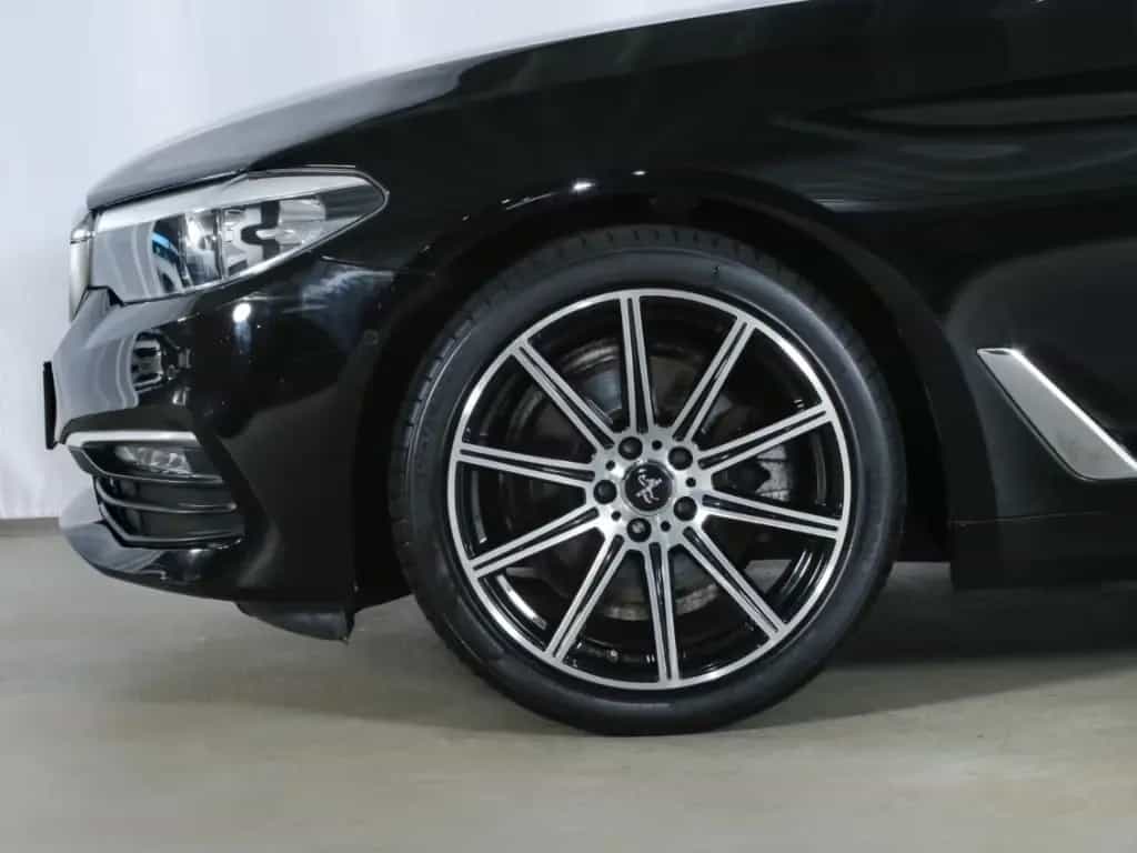 BMW 520 d Touring NAVI Parkassistent Alarm SHZ 12/2018-photo-11