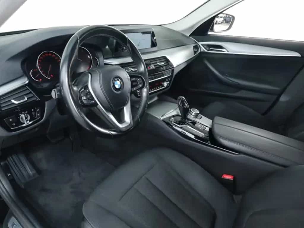 BMW 520 d Touring NAVI Parkassistent Alarm SHZ 12/2018-photo-6