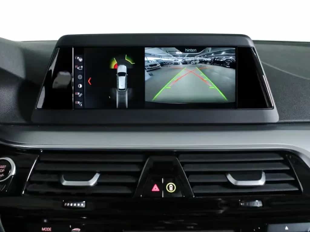 BMW 520 d Touring NAVI Parkassistent Alarm SHZ 12/2018-photo-9