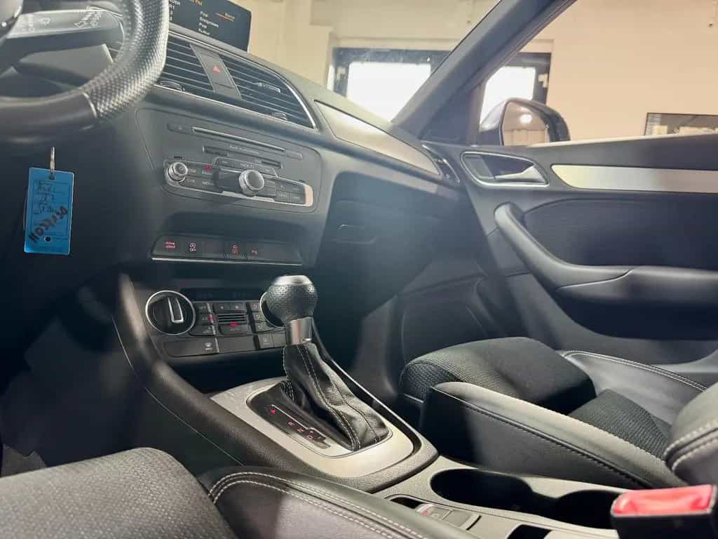 Audi Q3 sport*S-line Selection*DSG*Navi*B.tooth*DSP* 06/2015-photo-19