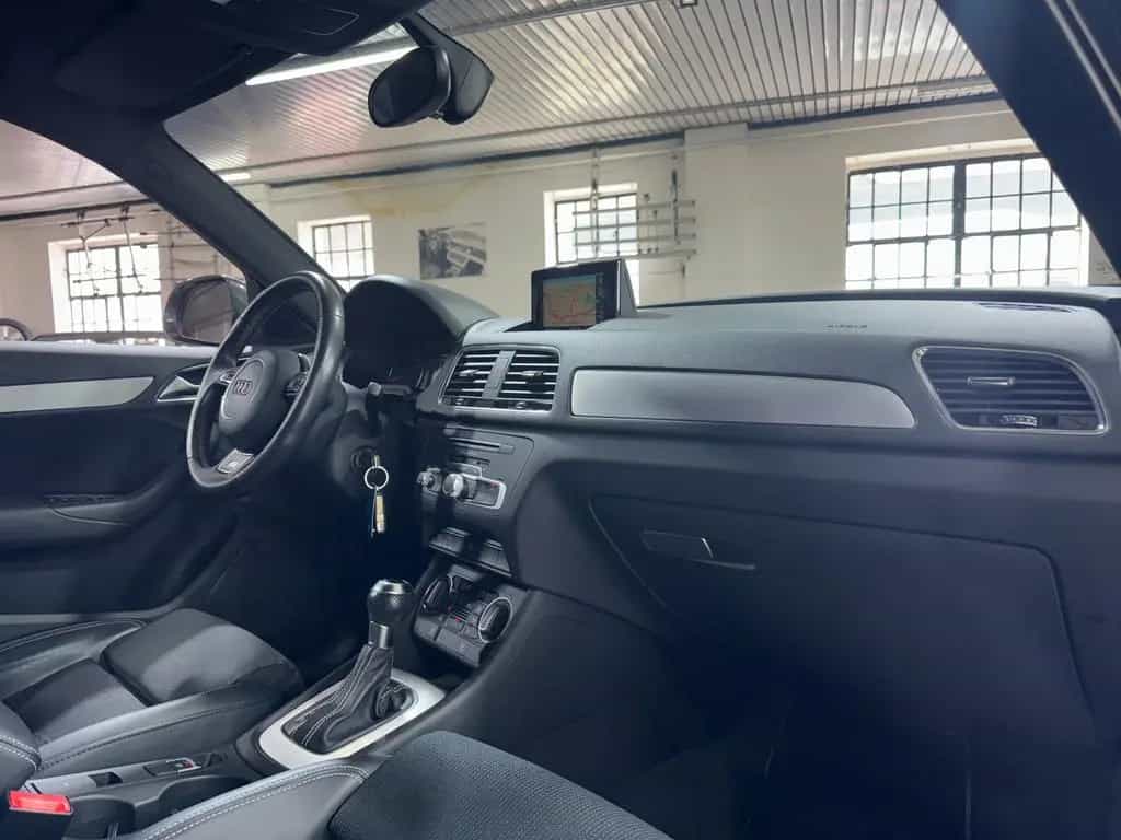 Audi Q3 sport*S-line Selection*DSG*Navi*B.tooth*DSP* 06/2015-photo-27