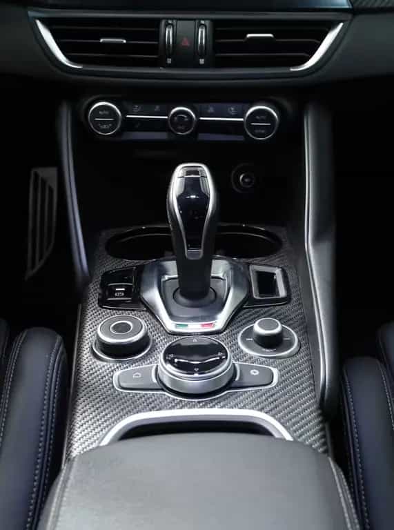 Alfa Romeo Giulia Quadrifoglio 520PS*Facelift*Matrix*ACC 02/2024-photo-15