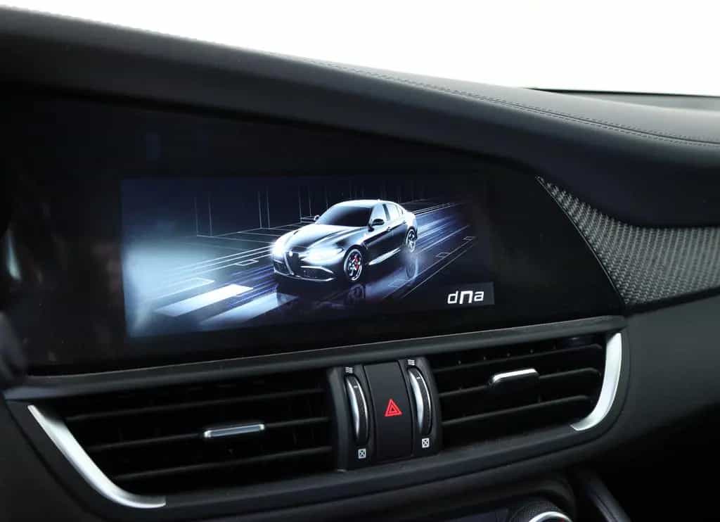 Alfa Romeo Giulia Quadrifoglio 520PS*Facelift*Matrix*ACC 02/2024-photo-20