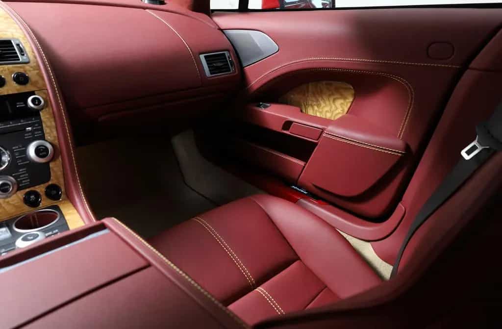 Aston Martin Rapide Rapide Individual NEW Chassis-Nummer 1 12/2010-photo-19