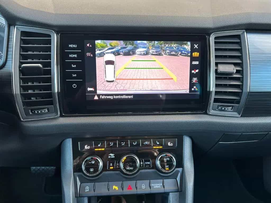 Skoda Kodiaq 4x4 SOLEIL ACC LED CARPLAY STANDHZ KAMERA 10/2019-photo-16