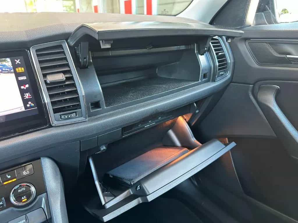 Skoda Kodiaq 4x4 SOLEIL ACC LED CARPLAY STANDHZ KAMERA 10/2019-photo-24