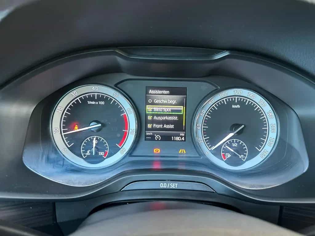Skoda Kodiaq 4x4 SOLEIL ACC LED CARPLAY STANDHZ KAMERA 10/2019-photo-25