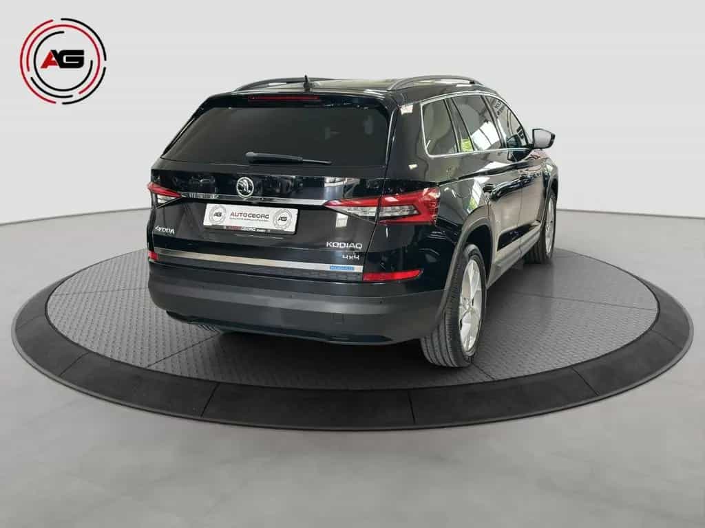 Skoda Kodiaq 4x4 SOLEIL ACC LED CARPLAY STANDHZ KAMERA 10/2019-photo-4