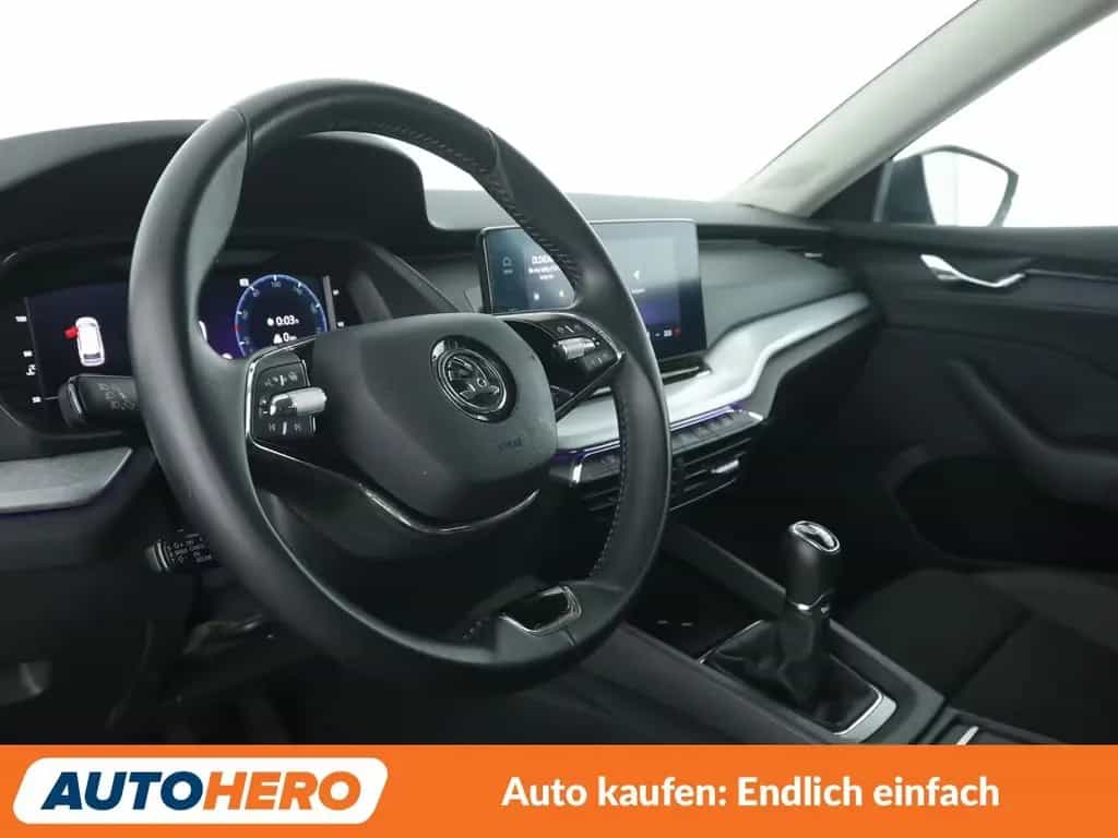 Skoda Octavia 1.5 TSI ACT Tour*NAVI*ACC*PDC*SHZ*ALU* 08/2022-photo-10