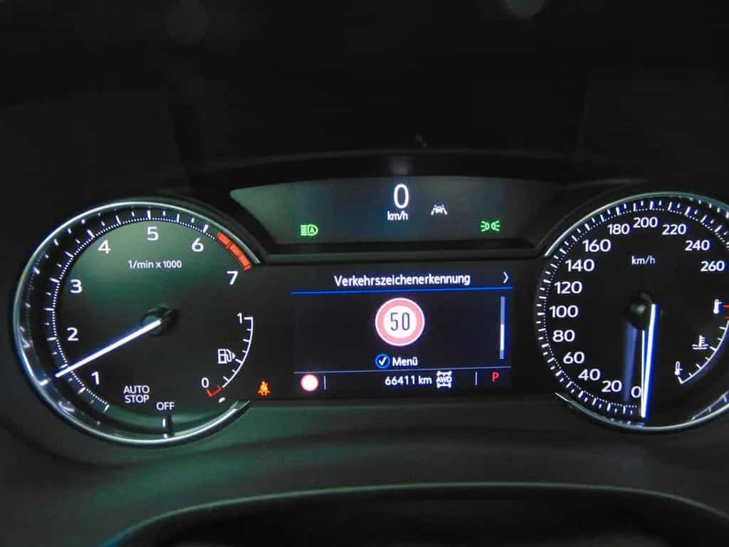 Cadillac XT4 2.0 Turbo Luxury LED+Navi+Sitzheizung 04/2022-photo-14