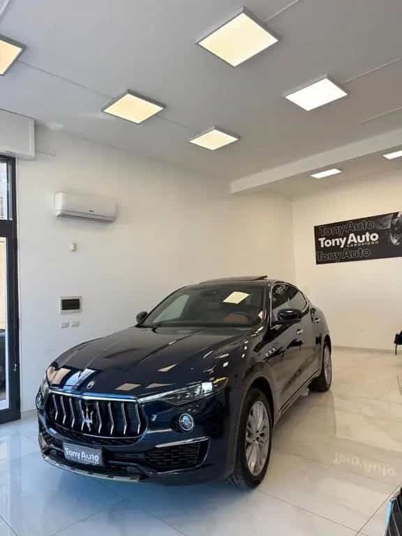 Maserati Levante 3.0 V6 Granlusso 250cv auto TET 12/2020-photo-3
