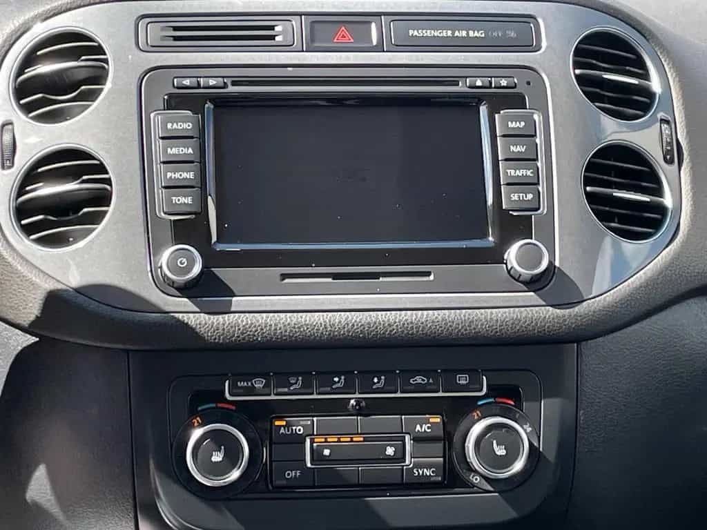 Volkswagen Tiguan 1.4 TSI DSG Navigation Bluetooth 04/2015-photo-12
