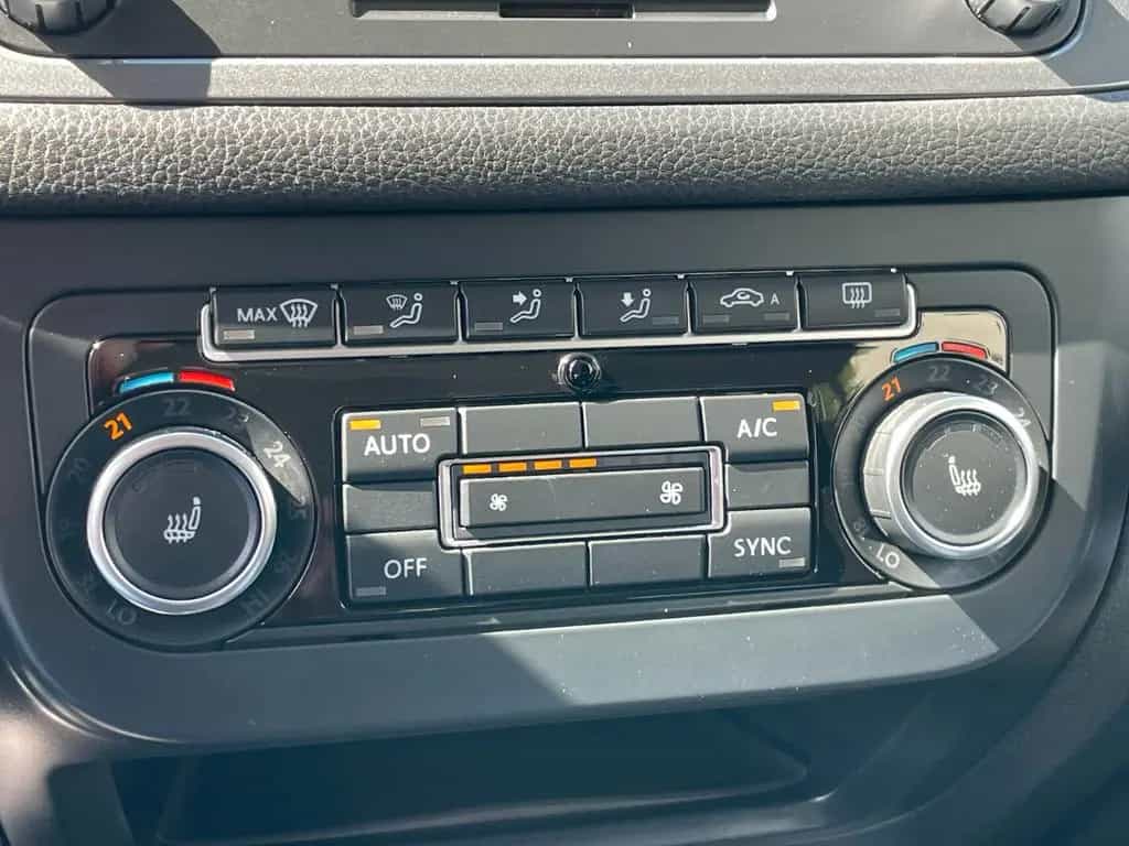 Volkswagen Tiguan 1.4 TSI DSG Navigation Bluetooth 04/2015-photo-15
