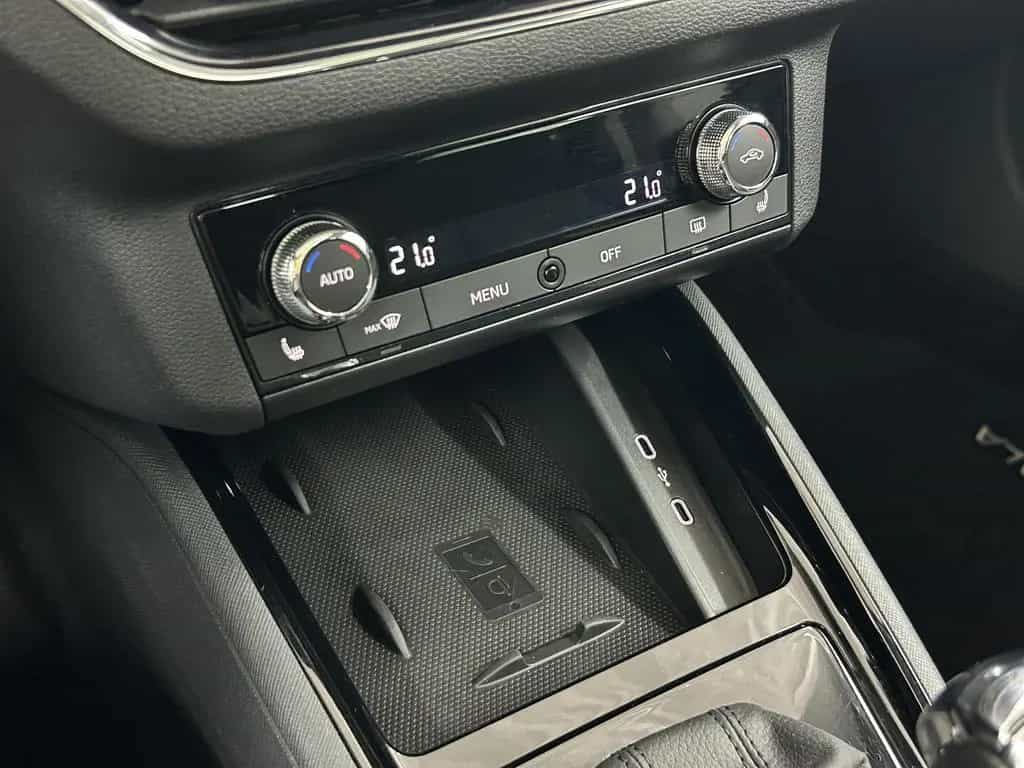 Skoda Scala LED+TEMP+KEYLESS+AMBIENTE+PANO+DAB+ISO+SHZ 07/2021-photo-16