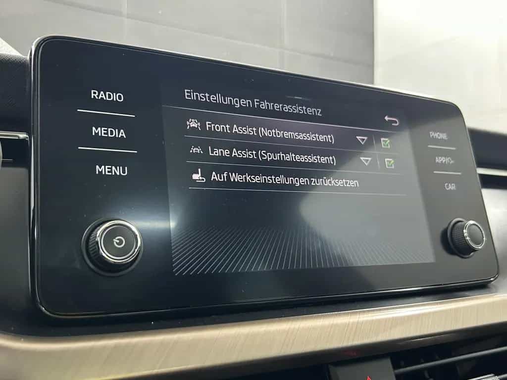 Skoda Scala LED+TEMP+KEYLESS+AMBIENTE+PANO+DAB+ISO+SHZ 07/2021-photo-32