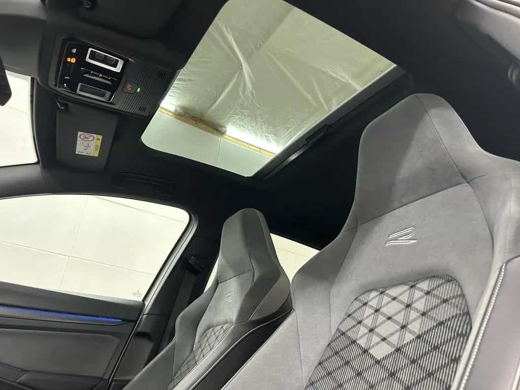 Volkswagen Golf R-Line ACC+Matrix+Pano+Ambiente+Keyless+DAB 10/2022-photo-23