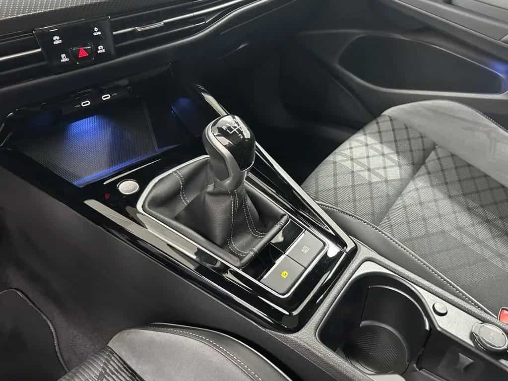 Volkswagen Golf R-Line ACC+Matrix+Pano+Ambiente+Keyless+DAB 10/2022-photo-27