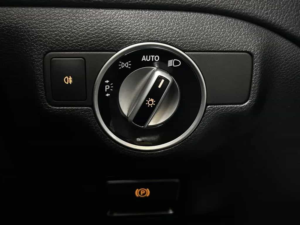 Mercedes-Benz CLA 45 AMG Shooting Brake 4Matic+Pano+H&K+Memory 02/2019-photo-35