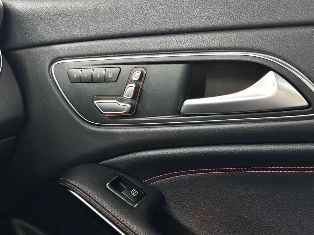 Mercedes-Benz CLA 45 AMG Shooting Brake 4Matic+Pano+H&K+Memory 02/2019-photo-36