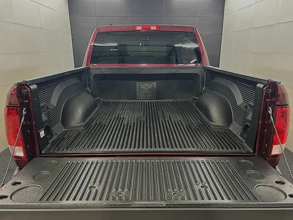 Dodge RAM 1500 CrewCab 5.7L V8 HEMI 6 Sitze+AHK+Kam+BT 07/2017-photo-18