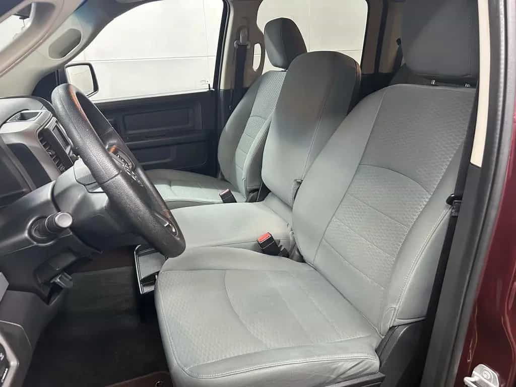 Dodge RAM 1500 CrewCab 5.7L V8 HEMI 6 Sitze+AHK+Kam+BT 07/2017-photo-23