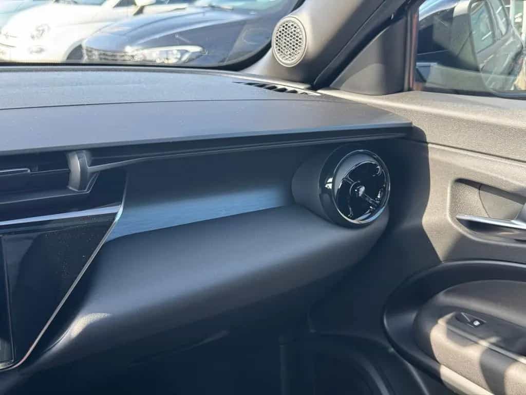 Alfa Romeo Junior Ti Ibrida+SCHIEBEDACH+MATRIX+NAVI+ELSITZE 05/2026-photo-24