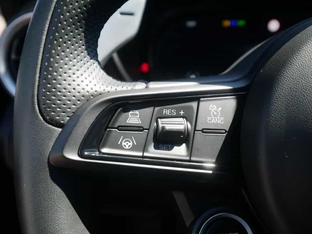 Alfa Romeo Giulia VELOCE 2.0 TURBO 16V 280 PS AT TECHNOLOGI 11/2024-photo-21